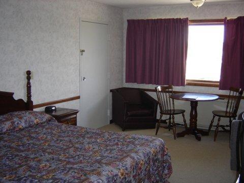 Hotel Hilltop 2*