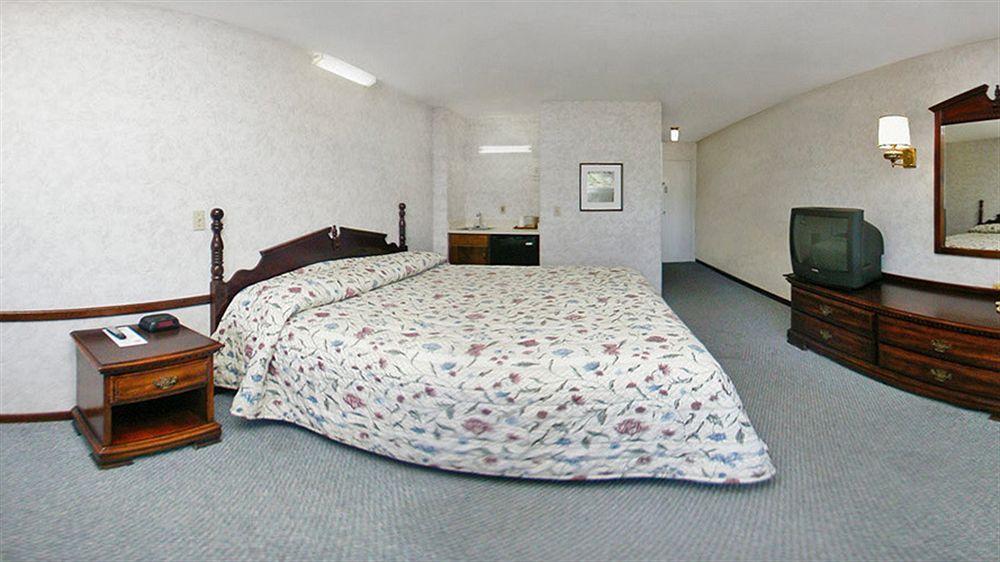 Hilltop Hotel