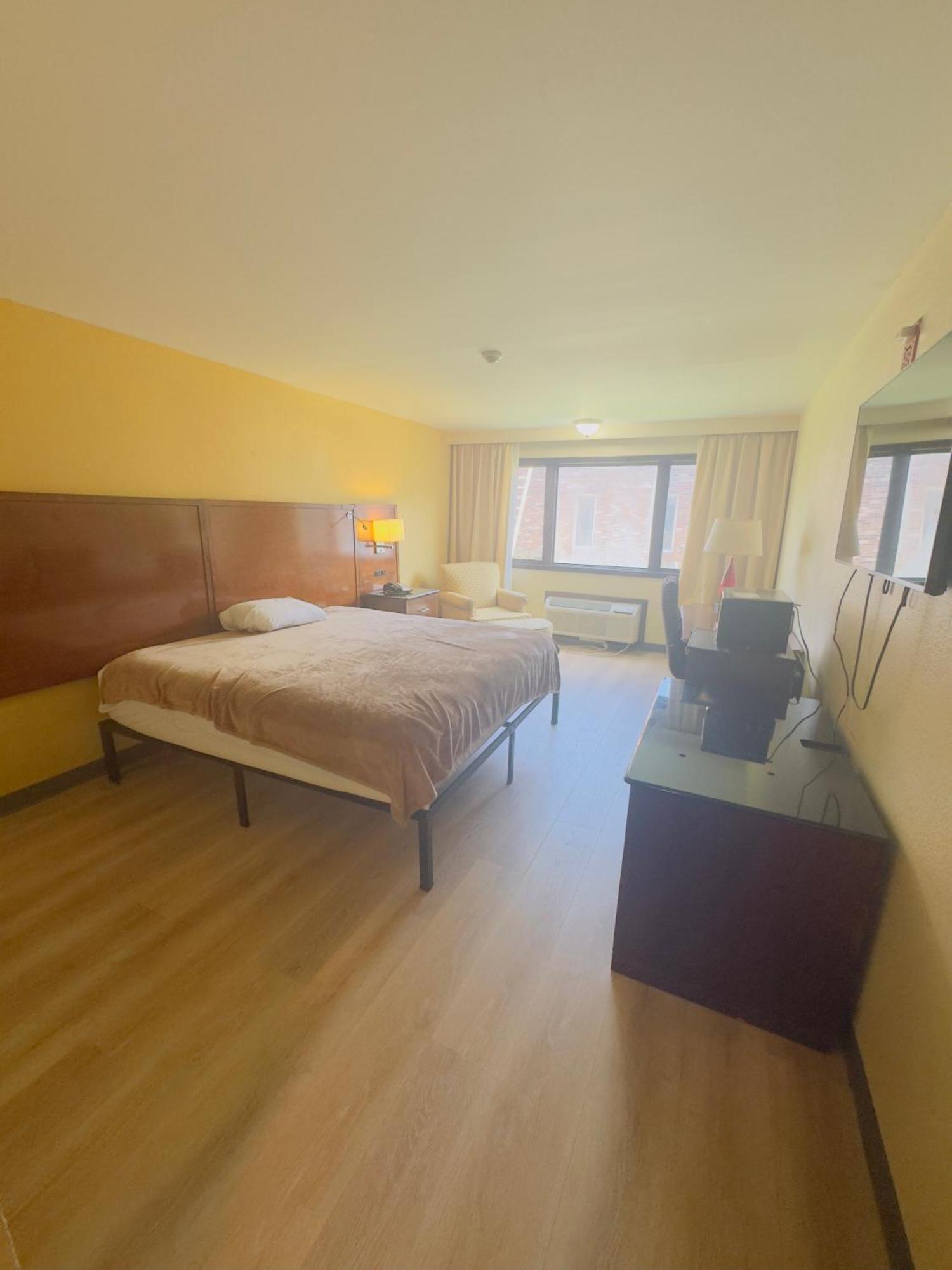 Hotel Hilltop